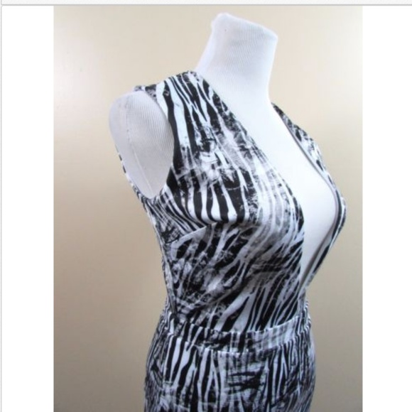 BEBE Zebra Black White Plunging V Neck Scuba Dress - Picture 4 of 7